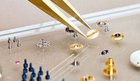 大连爱彼指定维修门店打开表壳